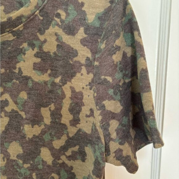 Ladies XS camouflage T-Shirt - Picture 2 of 5